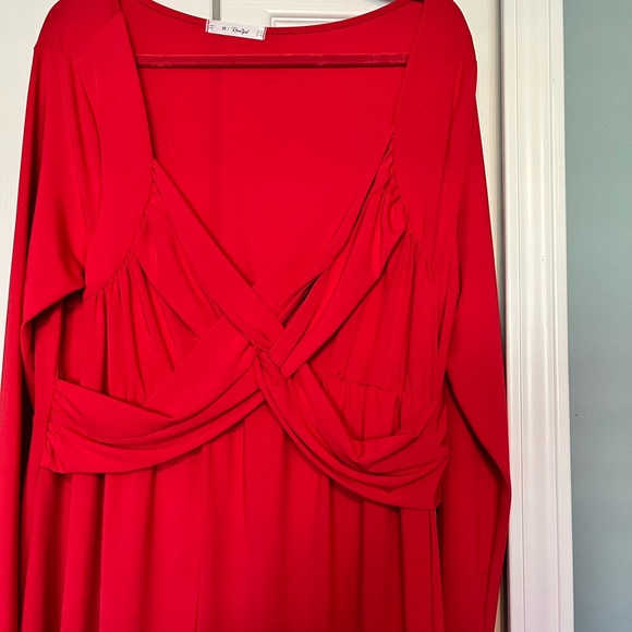 Beautiful bright Red midi dress size 2X - Picture 2 of 4